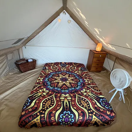 La Somavan Tambu Kemp *